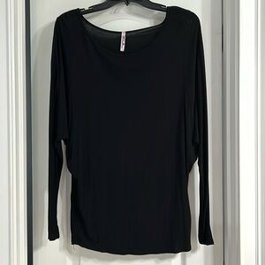 Black scoop neck boutique top